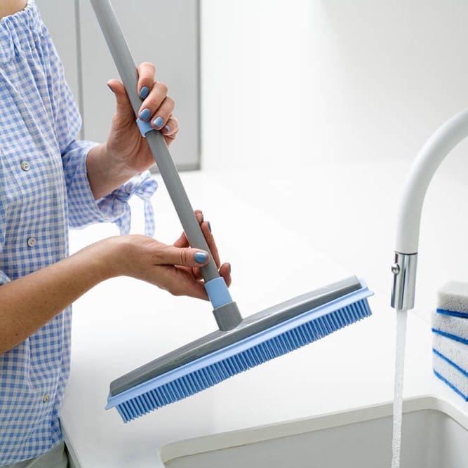 Miotła gumowa z trzonkiem teleskopowym YORK BACTERIA STOP